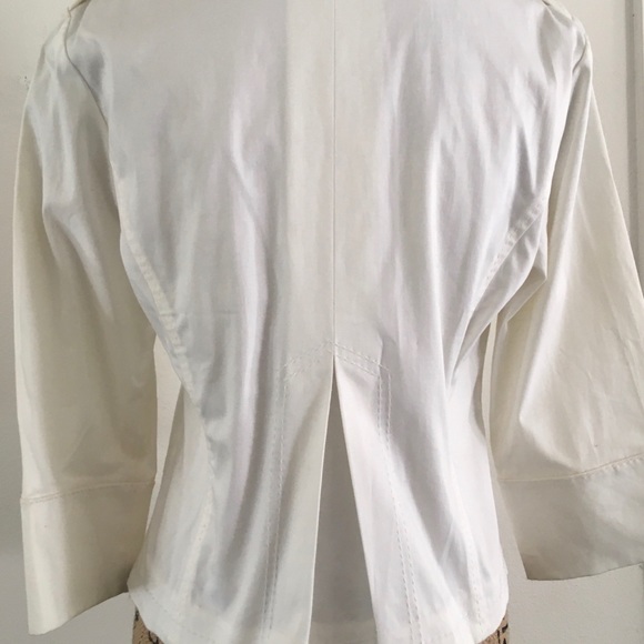 SOLD Kenar white blazer - Picture 3 of 6
